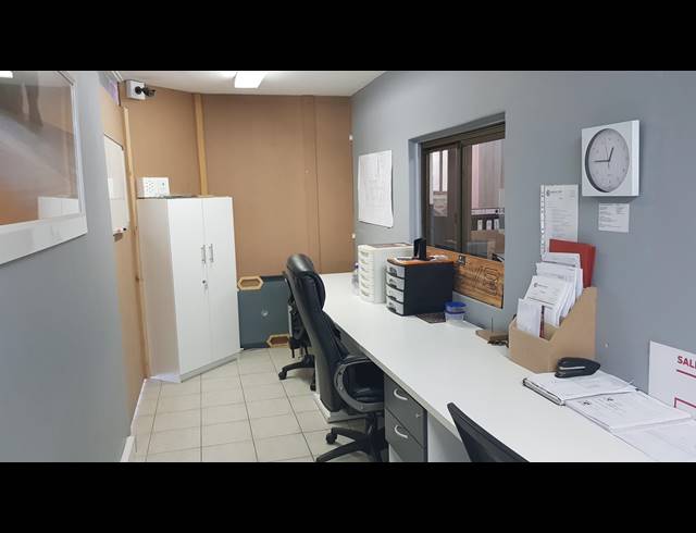 619M² FACTORY TO LET IN STIKLAND INDUSTRIAL